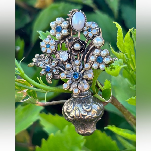 Vtg Alcozer J Italian Firenze pearls rhinestone flower floral bouquet brass pin